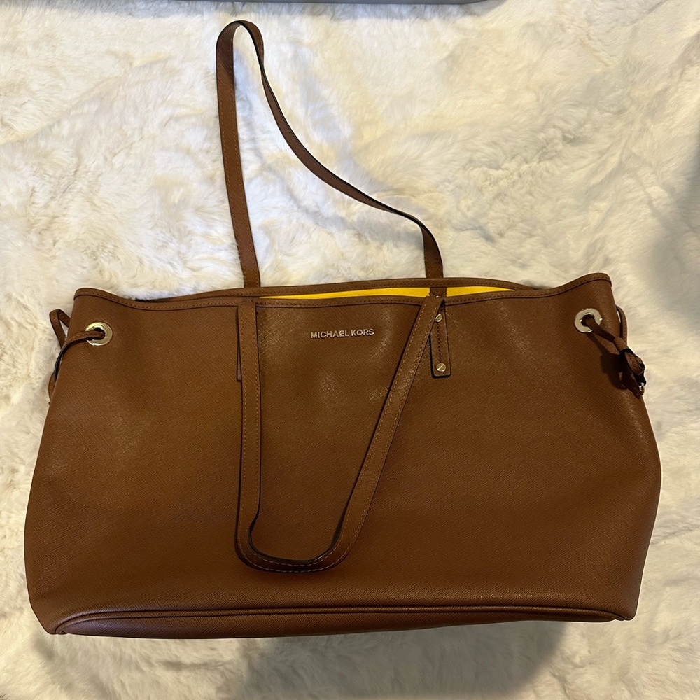 Michael Kors Tote Bag & Wristlet - Picture 4 of 4